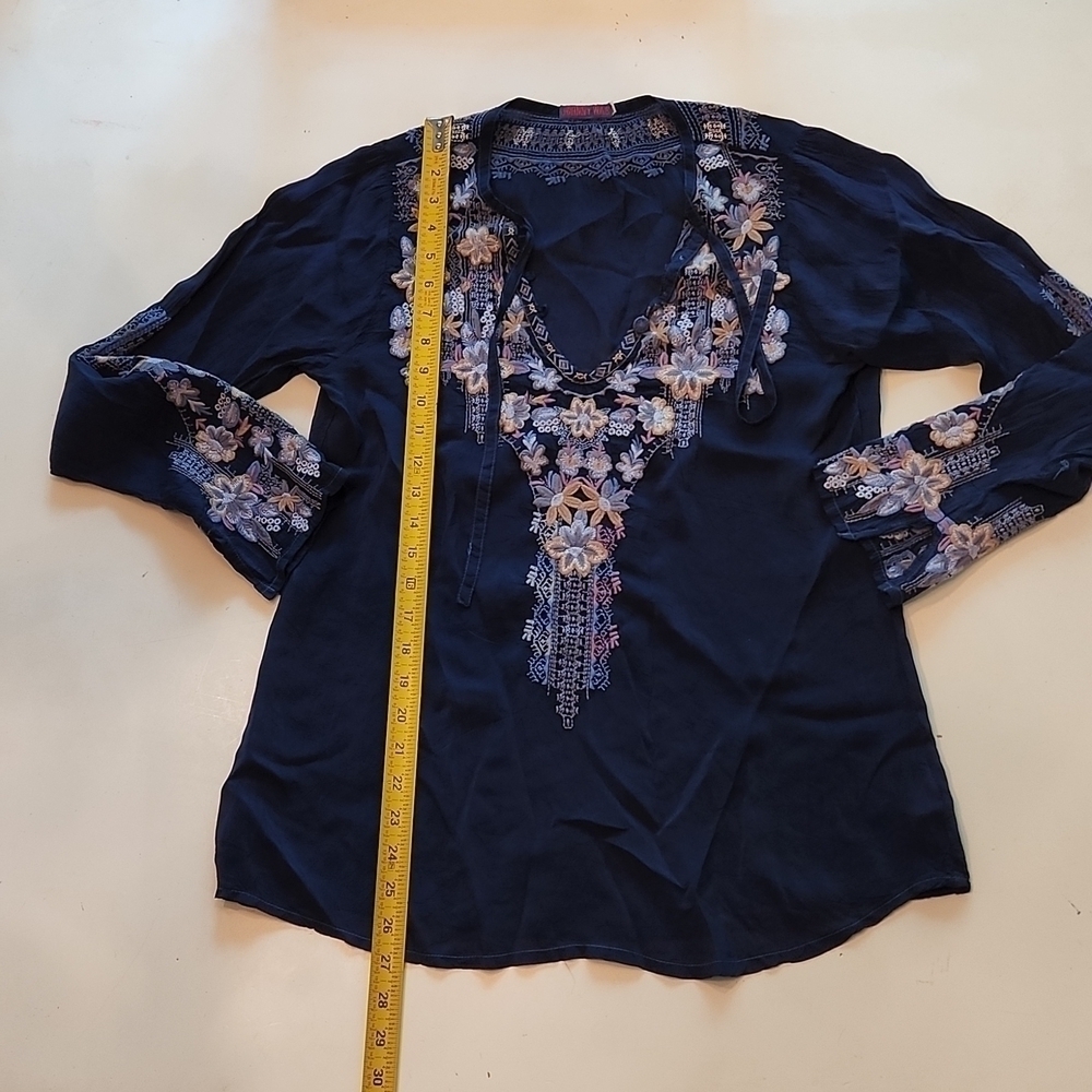 Johnny Was Navy Blue Floral Embroidered Peasant Blouse Top XS - Picture 9 of 10